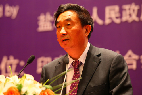 陈云华:新能源汽车挑战犹存需国家大力支持