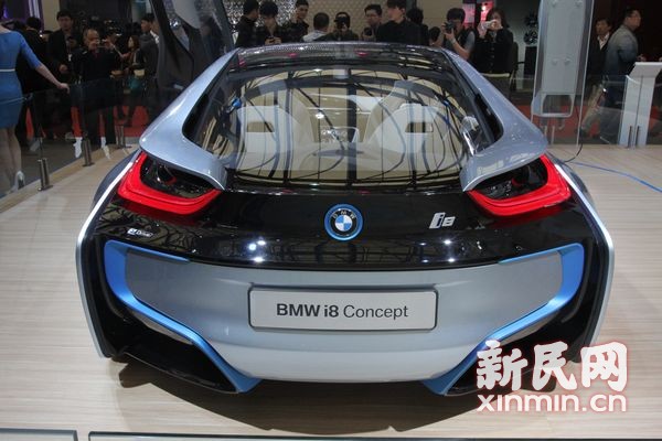 图说:宝马i8都市电动概念车。新民网记者 沈文林 摄