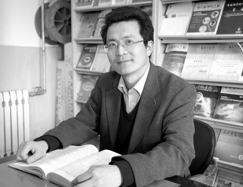 马衍伟获得了多项殊荣,包括国家杰出青年基金获得者、中科院“百人计划”入选者、“新世纪百千万人才工程”国家级人选。