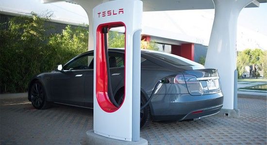 Tesla为何推90秒换电池技术?